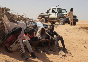 العثور على جثث 28 مهاجرًا من إفريقيا جنوب الصحراء في مقبرة جماعية بليبيا
