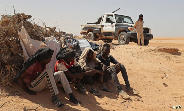 العثور على جثث 28 مهاجرًا من إفريقيا جنوب الصحراء في مقبرة جماعية بليبيا