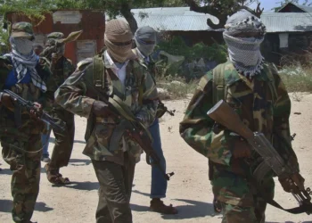 مقتل 6 شرطيين كينيين في هجوم على قاعدة لقوات الاحتياط