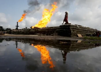 نيجيريا تفرض الطوارئ بولاية ريفرز بعد تفجير أنابيب نفط