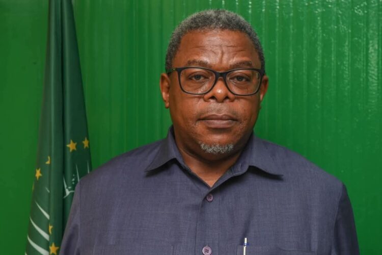 الصومال يلوح بطرد القائم بأعمال رئيس بعثة الاتحاد الإفريقي وأمريكا تقطع الدعم