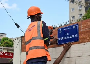 مجلة فرنسية: شوارع أبيدجان تغير أسماءها في قطيعة جديدة مع الإرث الفرنسي