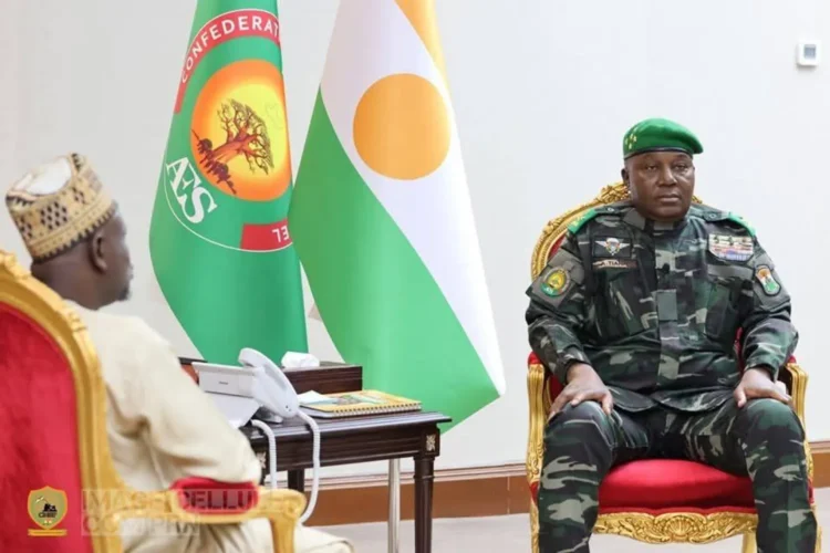 رئيس النيجر: قوى غربية تسعى لإعادة توطين الإرهاب في الساحل