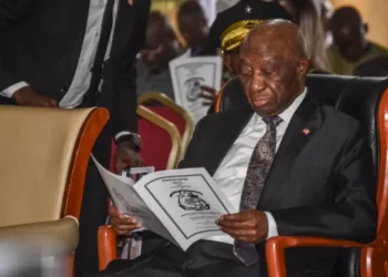 رئيس ليبيريا يعتذر لمواطنيه عن الحربين الأهليتين