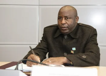 رئيس بوروندي يناقش الوضع في منطقة الساحل مع الزعيم المالي