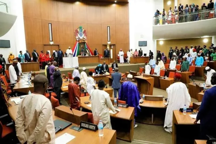 غامبيا.. نواب الجمعية الوطنية يرفضون مشروع الدستور الجديد