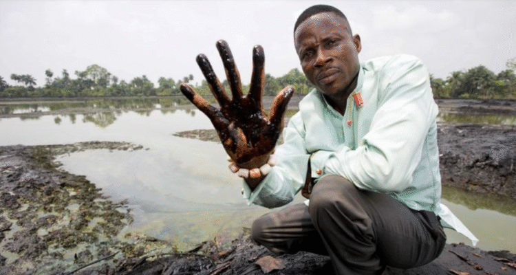 حسابات خفية وراء انسحاب شركات النفط العملاقة من دلتا النيجر