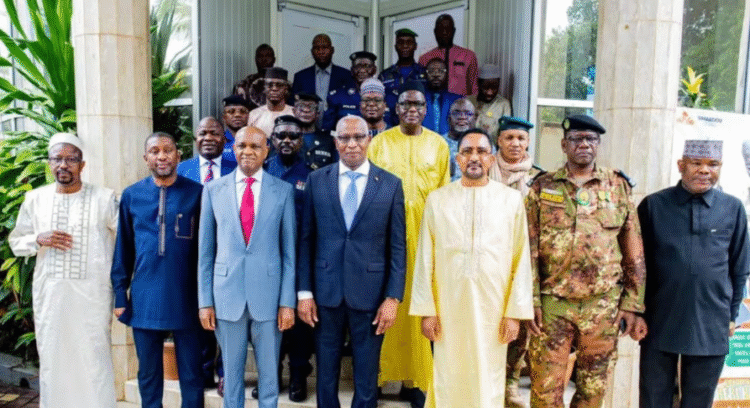 غينيا ومالي تتفقان على تعزيز حرية تنقل الأشخاص والبضائع