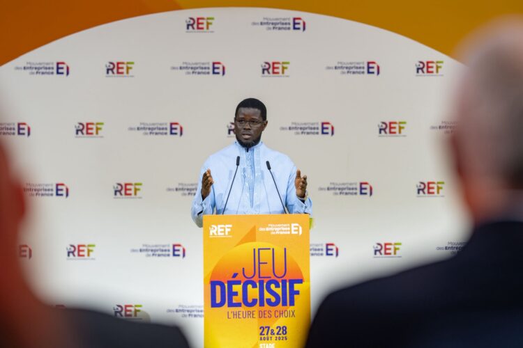 السنغال تعتزم أن تكون “شريكًا منفتحًا وطموحًا” لرجال الأعمال الفرنسيين