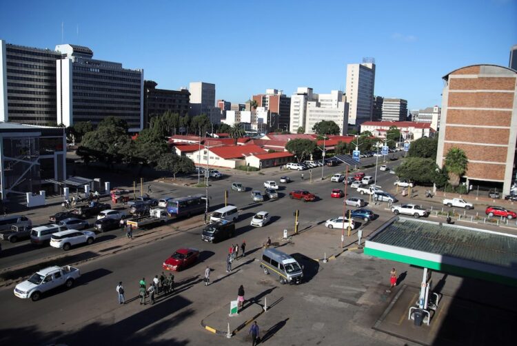 الولايات المتحدة تعلق عملية إصدار التأشيرات في زيمبابوي