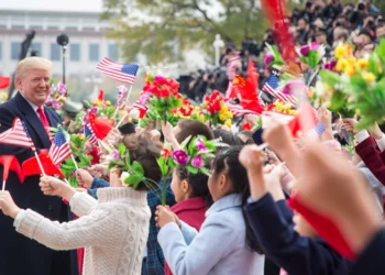 عين على إفريقيا: الصين وشَغْل الفراغ الأمريكي: آمال بكين العظيمة في إفريقيا