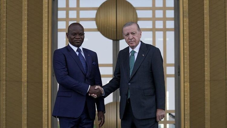 توسيع التعاون بين الغابون وتركيا في مجالات التعدين والصناعة