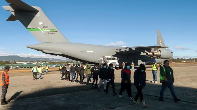 غانا توافق على استقبال رعايا غرب إفريقيا المرحّلين من الولايات المتحدة