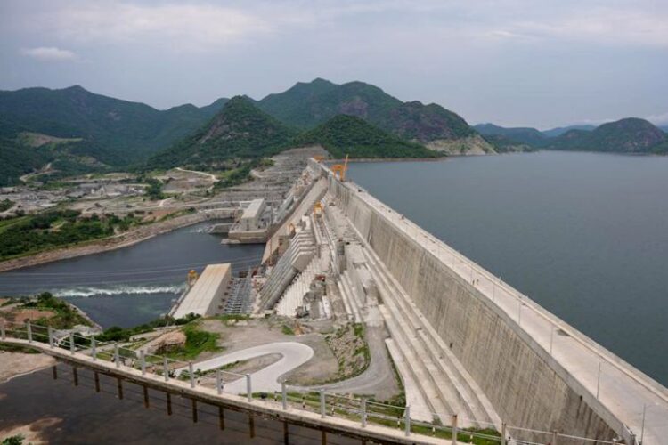 آبي أحمد يجدد دعوته لتعاون ثلاثي حول سد النهضة ويصفه بالمشروع التكاملي