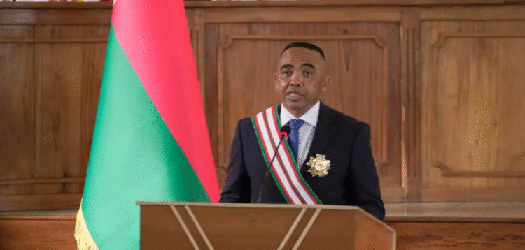 حكومة مدغشقر التي يقودها الجيش تُعيّن حكومة مدنية