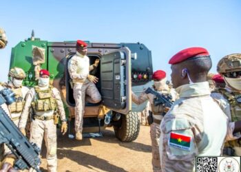 زعيم بوركينا فاسو يدعو إلى مقاطعة شاملة للإعلام الغربي