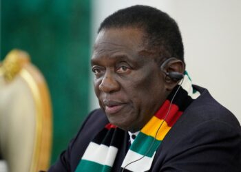 الحزب الحاكم في زيمبابوي يقرر تمديد ولاية الرئيس حتى عام 2030