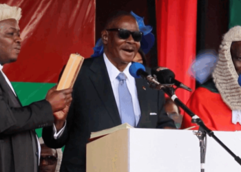 بيتر موثاريكا يؤدي اليمين الدستورية كرئيس لمالاوي