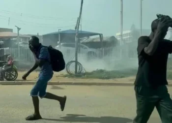 الشرطة النيجيرية تقمع بالغاز المسيل احتجاجًا على اعتقال زعيم انفصالي