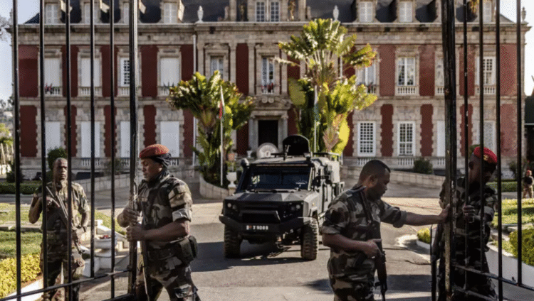 مدغشقر: حملة حكومية واسعة ضد رموز النظام السابق تشمل حظر سفر