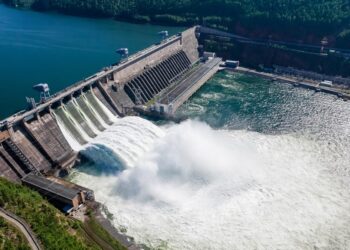 الطاقة الكهرومائية في إفريقيا جنوب الصحراء: تأثير التغيُّر المناخي وتفاقم النزاعات على الموارد المائية المشتركة