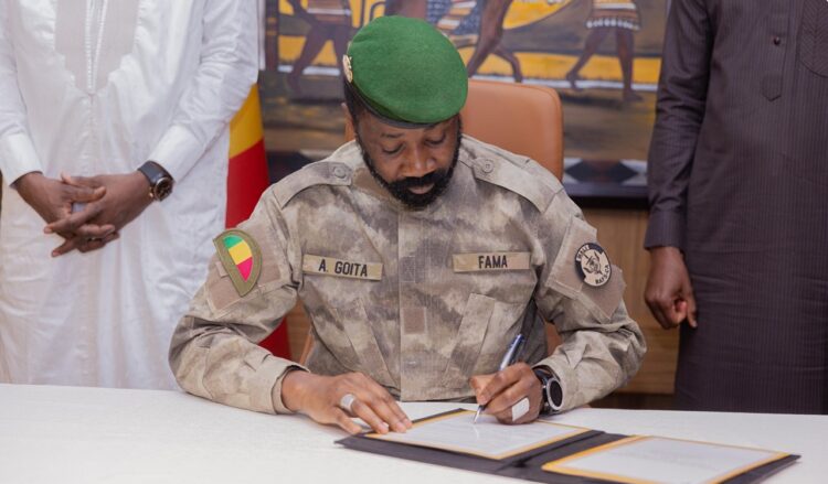 تعليق بث قناتين تلفزيونيتين فرنسيتين في مالي