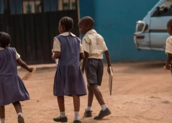 نيجيريا تُلغي تعليم اللغة الأم في المدارس الابتدائية وتعود إلى الإنجليزية