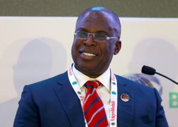 مذكرة توقيف بحق وزير النفط السابق تيميبري سيلفا بتهم احتيال