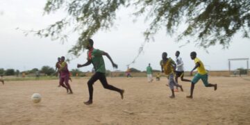 من المستطيل الأخضر إلى دوائر النفوذ: دراسة عن الفساد الكروي بالقارة الإفريقية