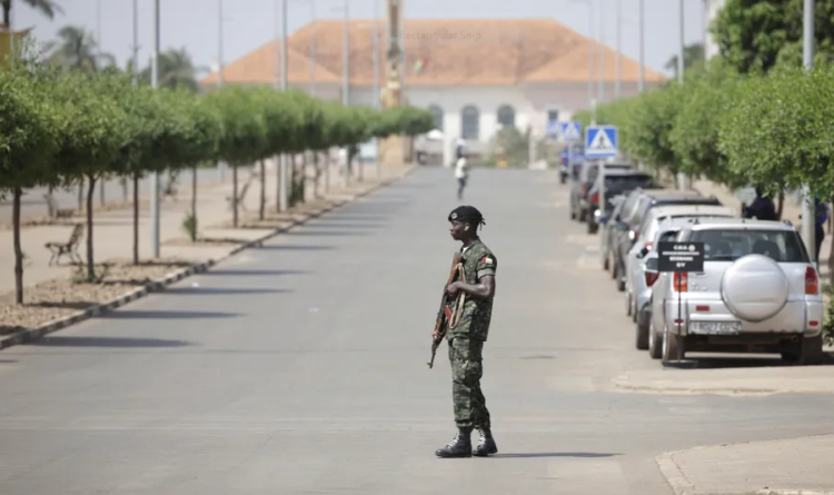 لماذا شهدت إفريقيا مؤخرًا هذا العدد الكبير من الانقلابات؟