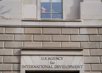 أوغندا تتلقى تمويلًا يصل إلى 1.7 مليار دولار ضمن خطة ترامب الصحية