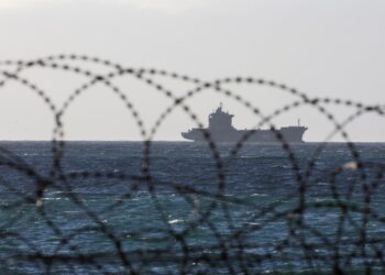 جنوب إفريقيا تحقق في دور إيران في مناورات بريكس+ البحرية