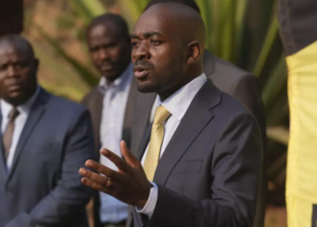 زيمبابوي: زعيم المعارضة نيلسون تشاميسا يعلن عودته إلى الساحة السياسية