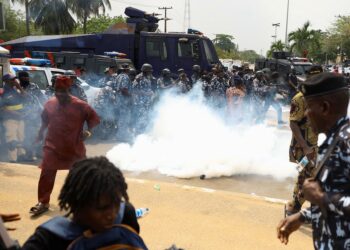احتجاجات في لاغوس اعتراضًا على أعمال الهدم في أحد أكبر الأحياء العشوائية