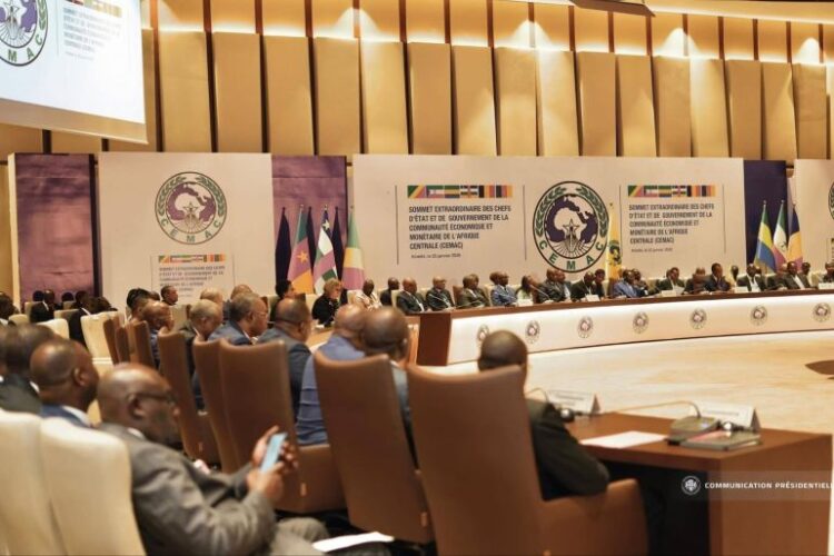 قمة وسط إفريقيا تؤكد الاستقرار الاقتصادي وتطمئن الأسواق