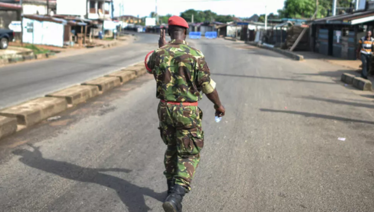 سيراليون تتهم غينيا باحتجاز عناصر من قواتها الأمنية على خلفية نزاع حدودي