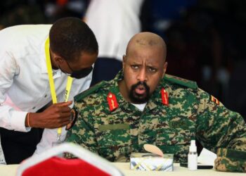 قائد الجيش الأوغندي ونجل الرئيس يهاجم “الدعم السريع”