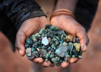 ثروات إفريقيا الطبيعية بين لعنة الموارد والاقتصاد السياسي للصراع