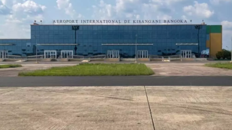 الكونغو الديموقراطية تتهم المتمردين باستهداف مطار بطائرات ميسرة