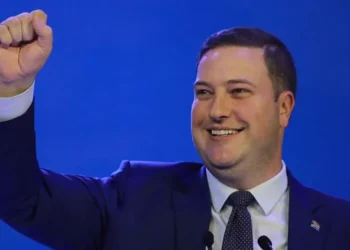 التحالف الديمقراطي في جنوب إفريقيا يعتزم معالجة انعدام الثقة مع الناخبين السود