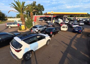 الحكومات الإفريقية تفرض زيادات حادة في أسعار الوقود