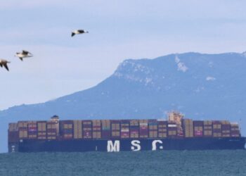 فرص إستراتيجية: كيف ساهمت الحرب على إيران في تغيير مسارات الملاحة وإنعاش مراكز التزويد بالوقود في إفريقيا؟