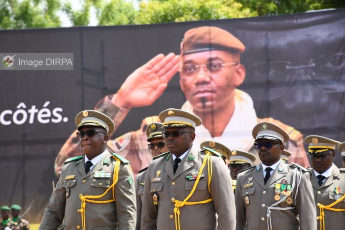 أسفرت هجمات القاعدة والانفصاليين في أبريل الماضي عن مقتل وزير الدفاع ساديو كامارا