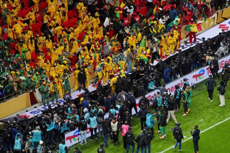 ملك المغرب يصدر عفواً عن مشجعي السنغال المدانين بالشغب