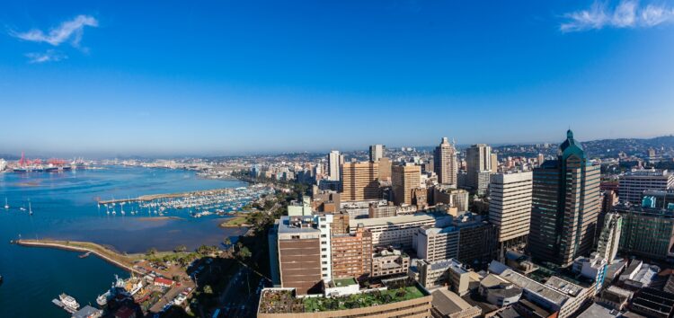 جنوب إفريقيا تجلي 400 في ديربان بعد تهديدات معادية للأجانب