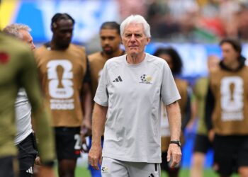 مدرب- جنوب إفريقيا