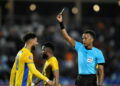 بعد حرمانه من المونديال.. الصومالي عرتن يدير قمة الدوري الكويتي