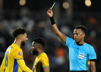 بعد حرمانه من المونديال.. الصومالي عرتن يدير قمة الدوري الكويتي
