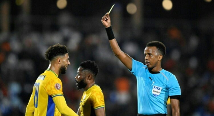بعد حرمانه من المونديال.. الصومالي عرتن يدير قمة الدوري الكويتي